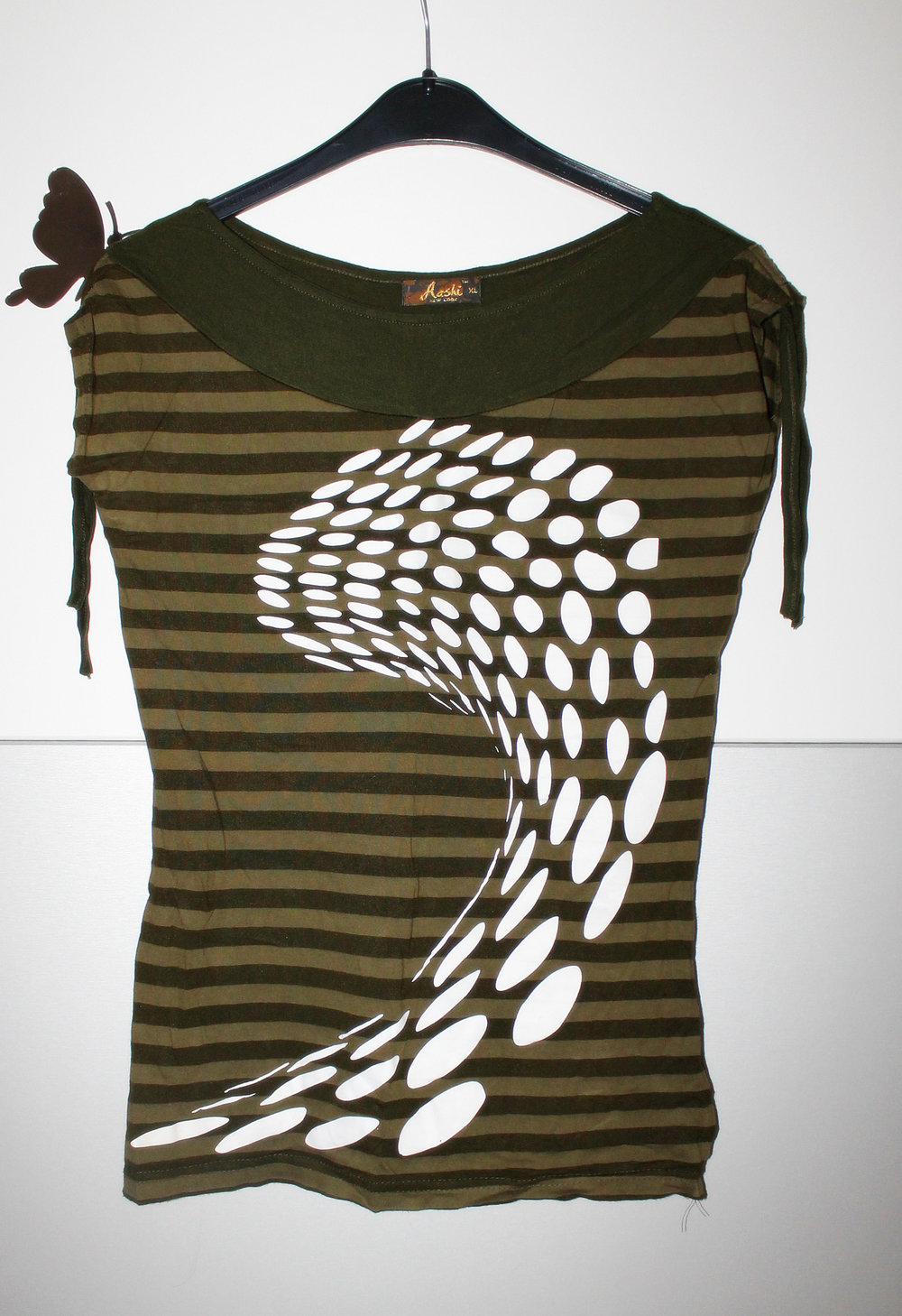 schönes Oberteil / Top / T-shirt in khaki