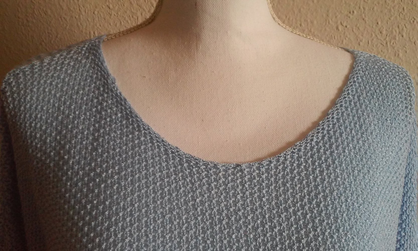 Pulli Shirt leuchtend schönes Hellblau Netzshirt