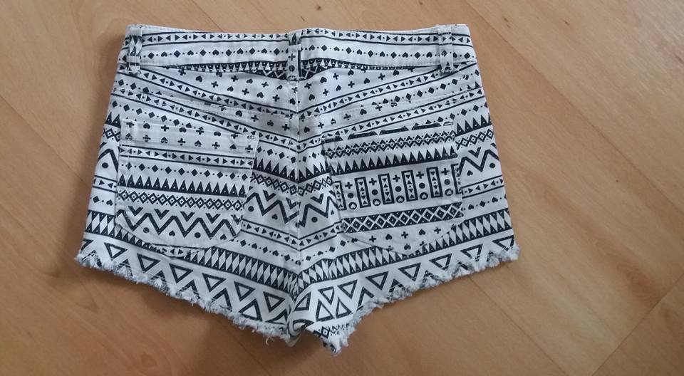 Hotpants Jeans Gr. 34 XS H&M Aztekenmuster Azteken Hose