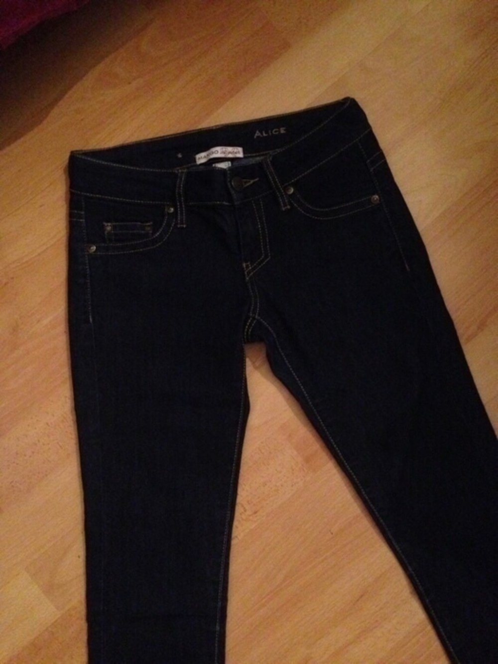 Dunkelblaue Skinny Jeans von Mango
