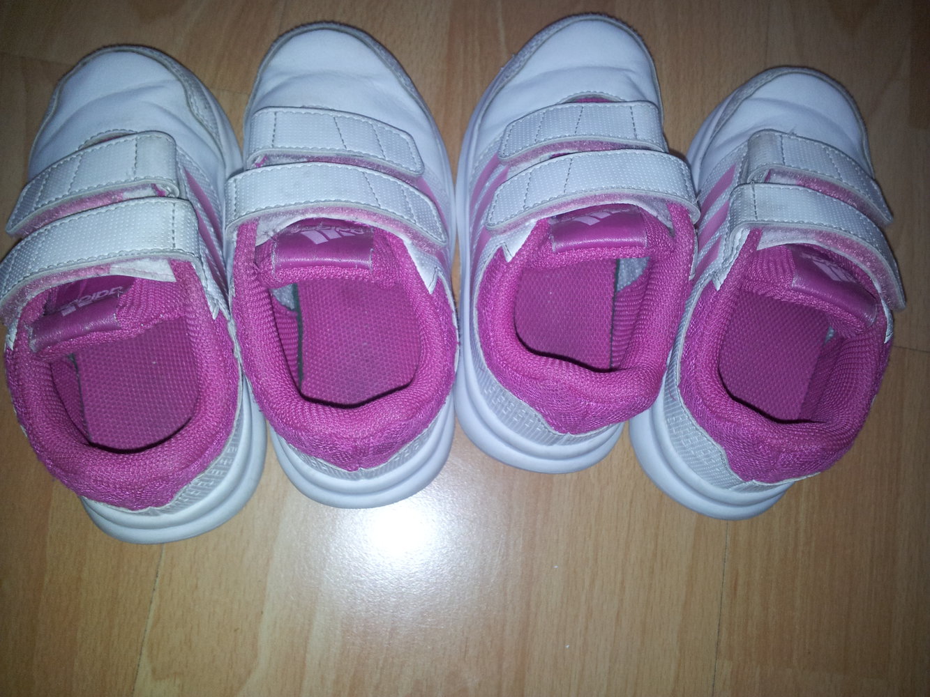 2x Turnschuhe Sneaker Adidas weiß rosa Gr. 24 Zwillinge