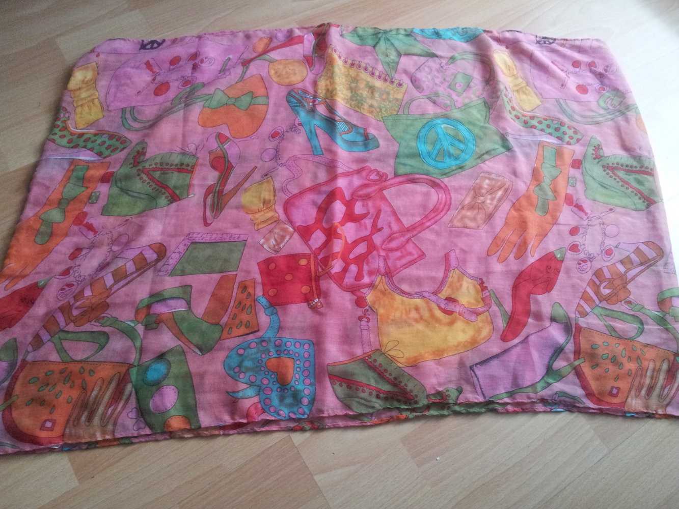 Rundschal Loop Tuch rosa bunt Viskose Handtaschen Schuhe