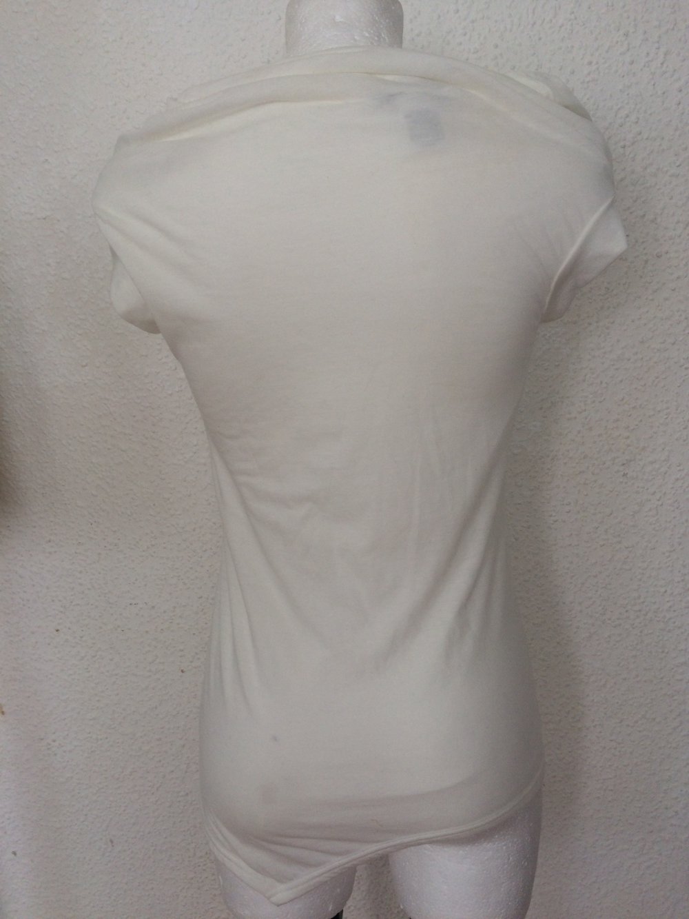 LE CIEL BLEU Japanisches Designer Top mit FALTEN-DRAPÉS, T-Shirt mit Asymmetrischem Saum in weiss