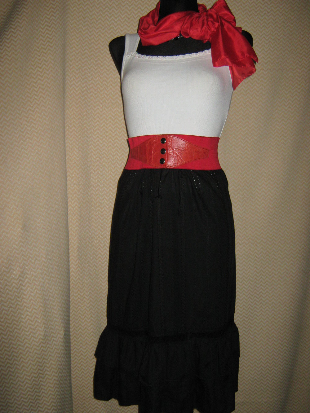 NEU High- Weast Hipie- Style Spitzen Stickerei Stufen Rock 