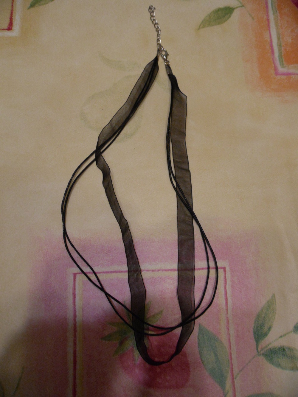 Schwarzes Kunststoffband