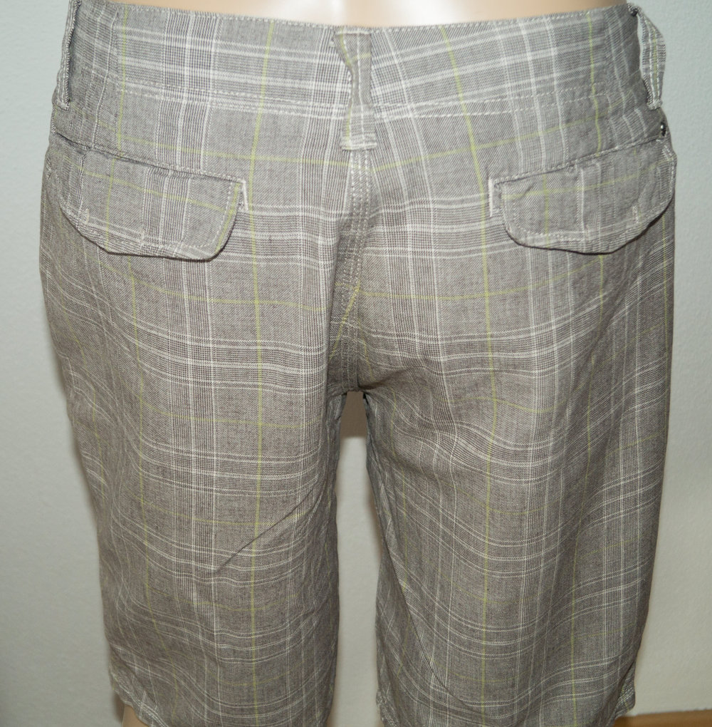 Kurze Hose / Shorts / Bermudas - Gr. 36