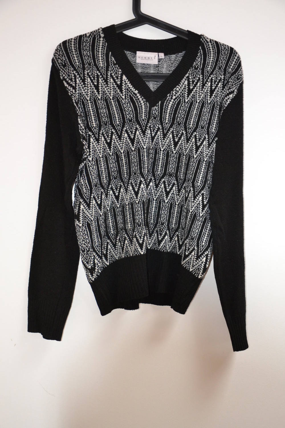 Pullover in schönem schwarz-weiß Muster