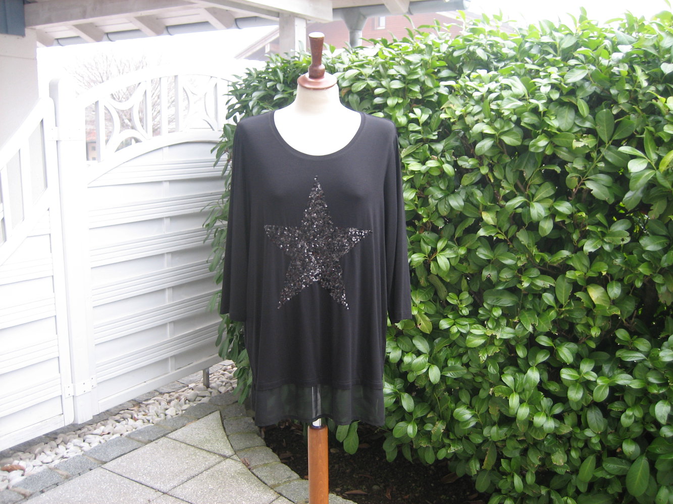 Edel-lässiges Shirt Gr. 42/44, weichfließend + Pailletten-Stern, NEU !!