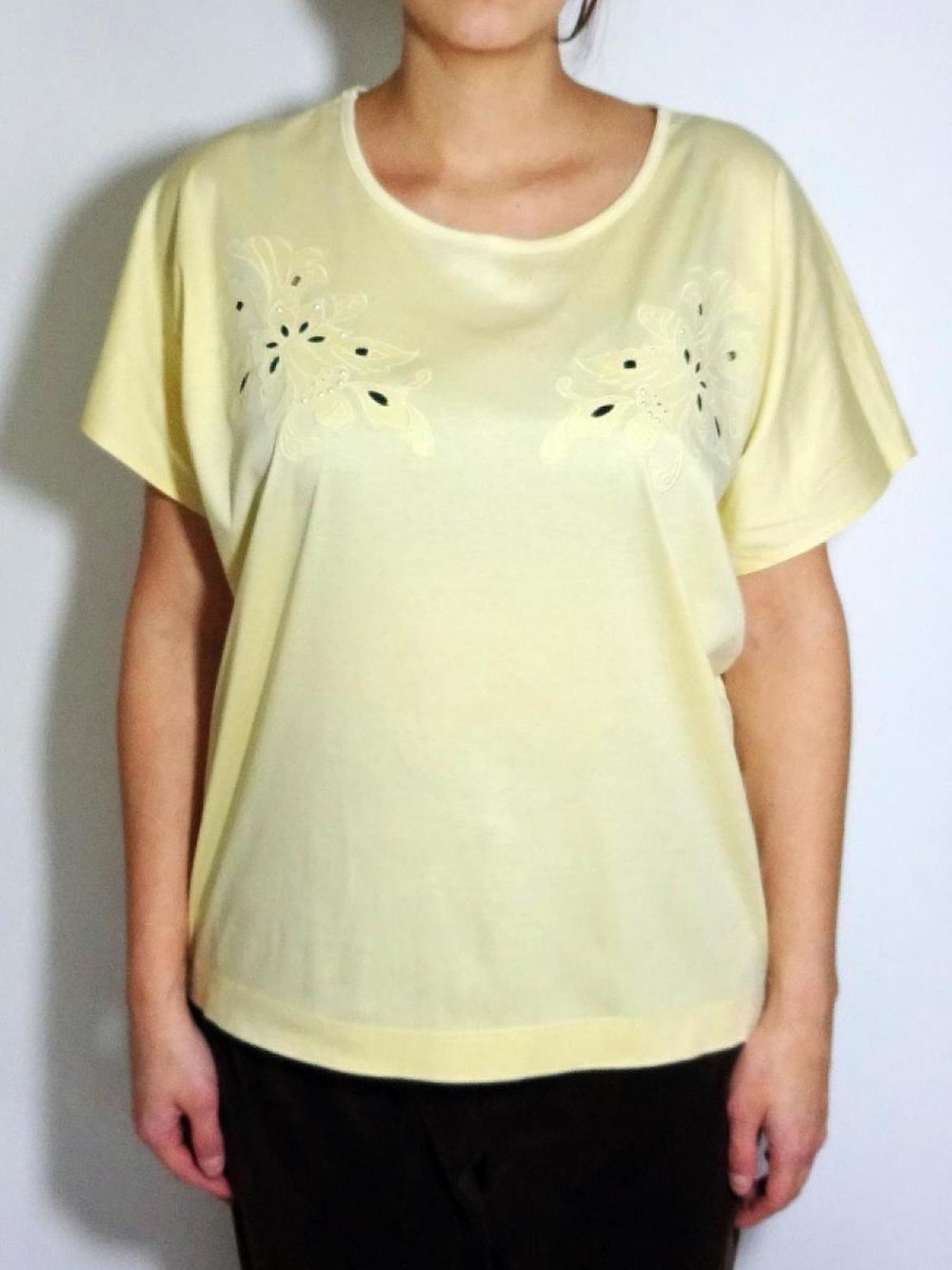 Pastellgelbes Oversized Shirt Lochmuster Cut-Outs Gr. 40 Gr. 42 Gr. M Gr. 40/42