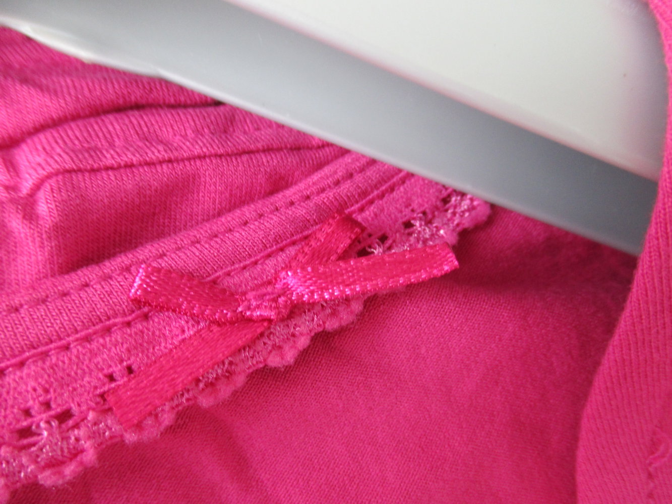 Pretty in Pink, Jerseykleid mit interessantem Ausschnitt, Gr. 38, neu