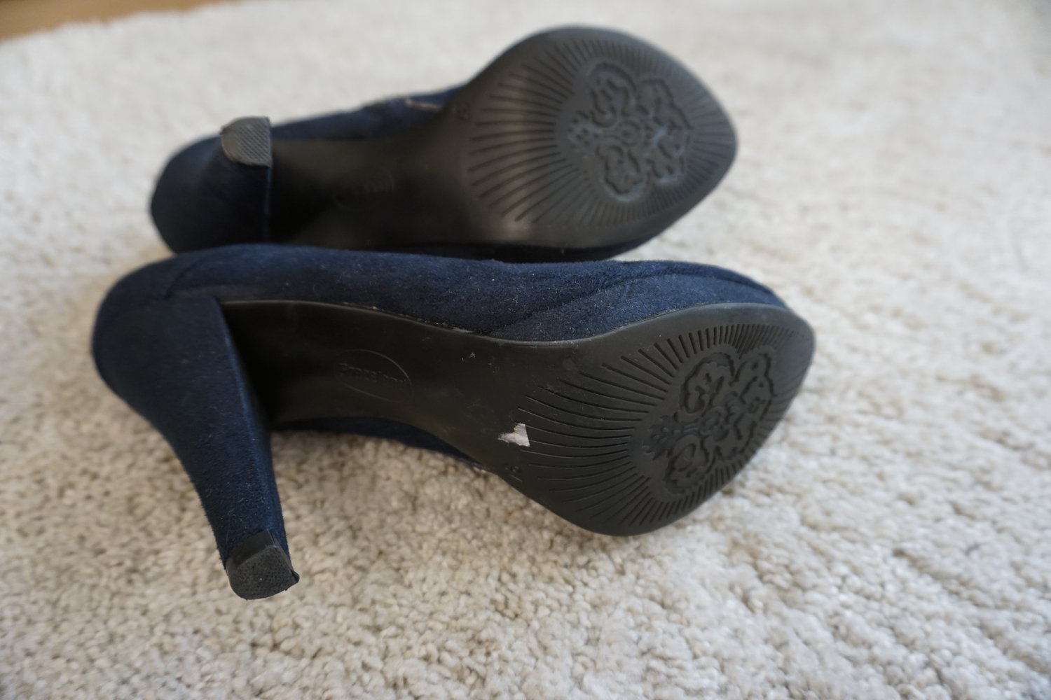 Plateau Stiefelette Velourleder blau silberne Knöpfe