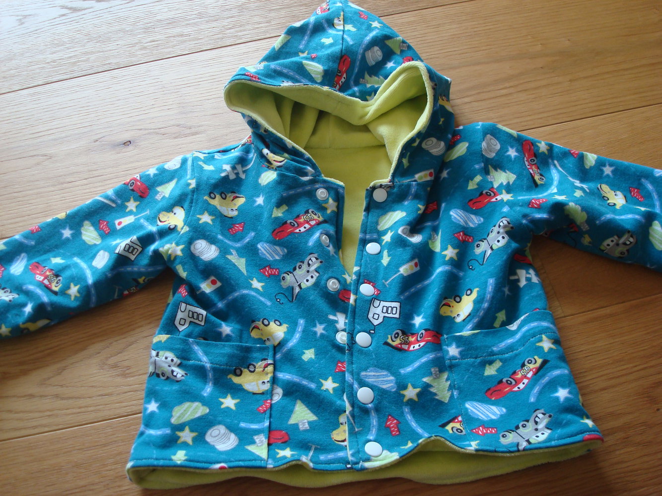 süße Jacke mit Kapuze