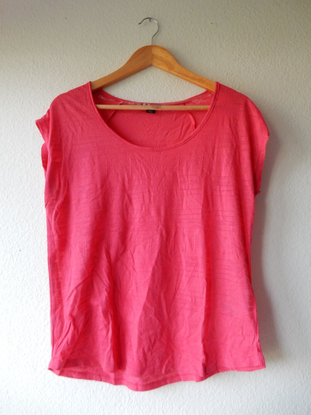 Süßes pinkes Shirt mit Aztekenmuster