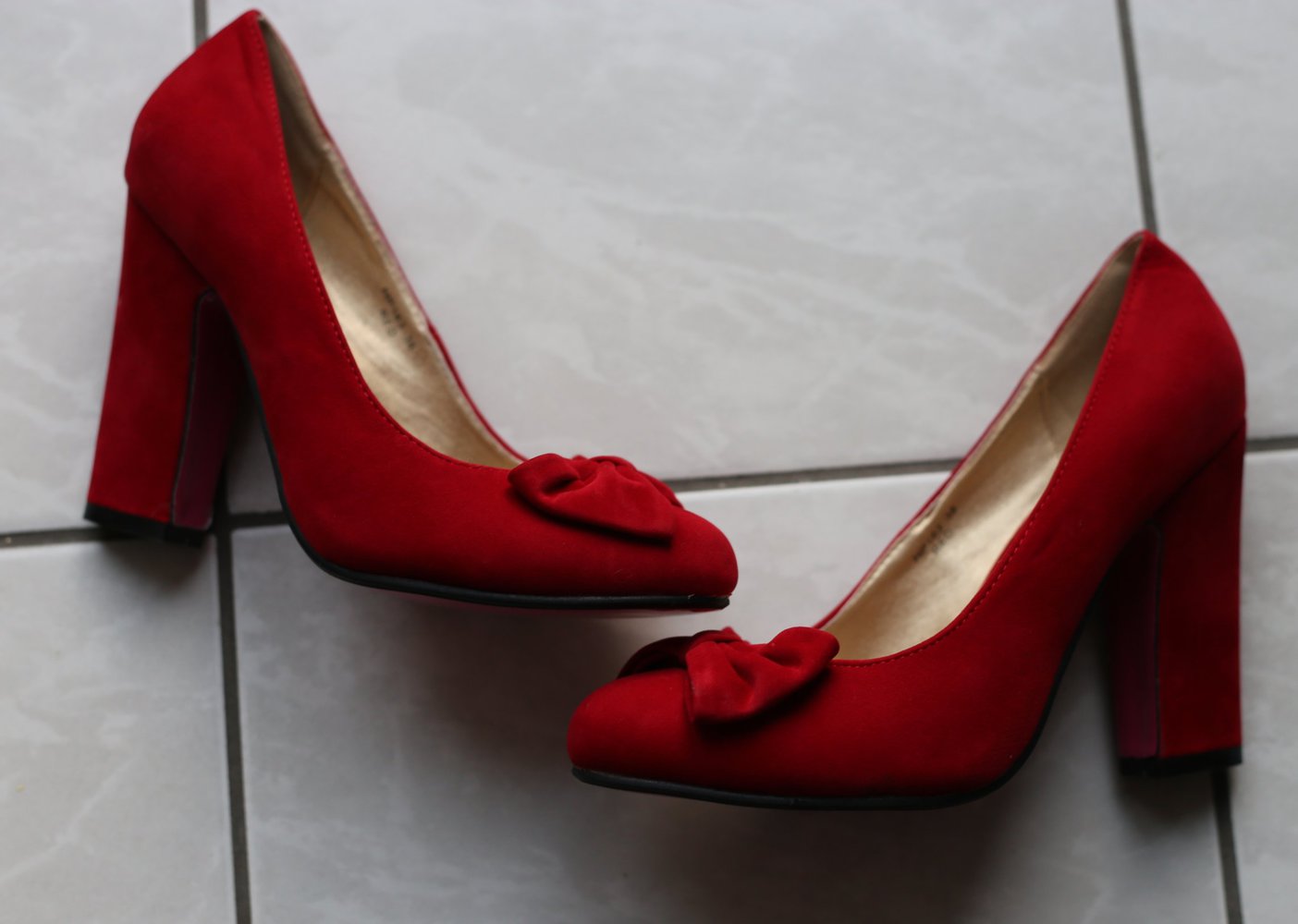 Rote Pumps mit Schleifen 38-39