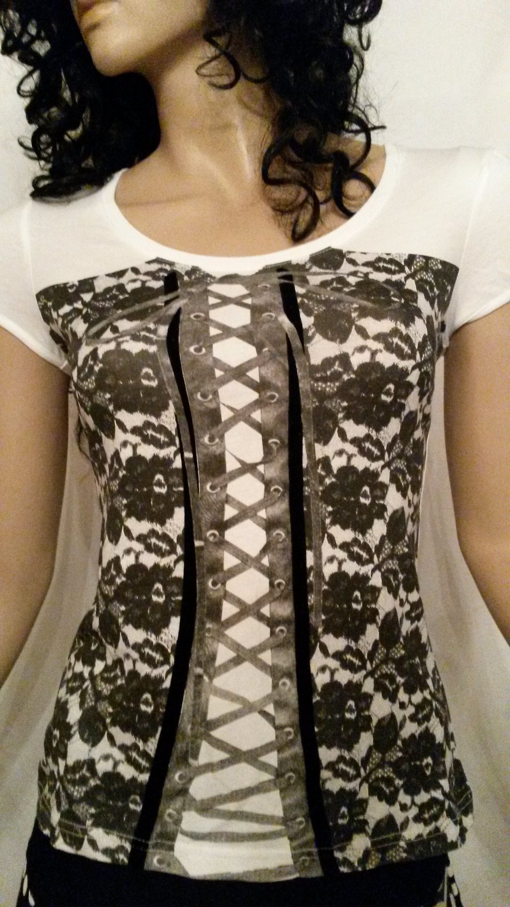 Korsagen Spitzen -Print Shirt schwarz - weiss