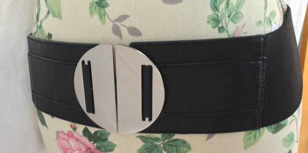 Schicker Gürtel mit Silberschnalle