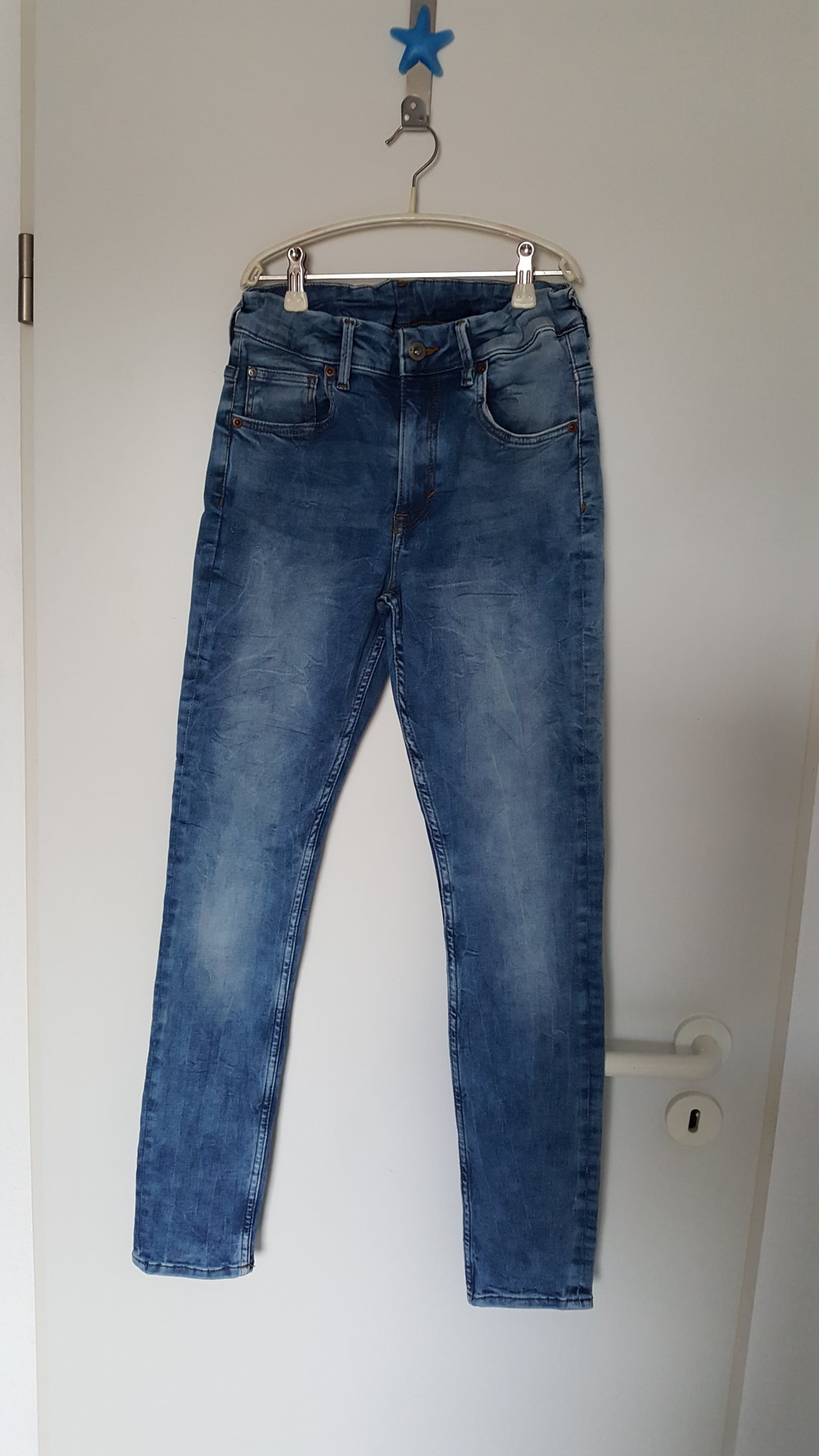 425. Neue Jeans von H&M, Gr. 152, 11-12 Jahren, super skinny fit