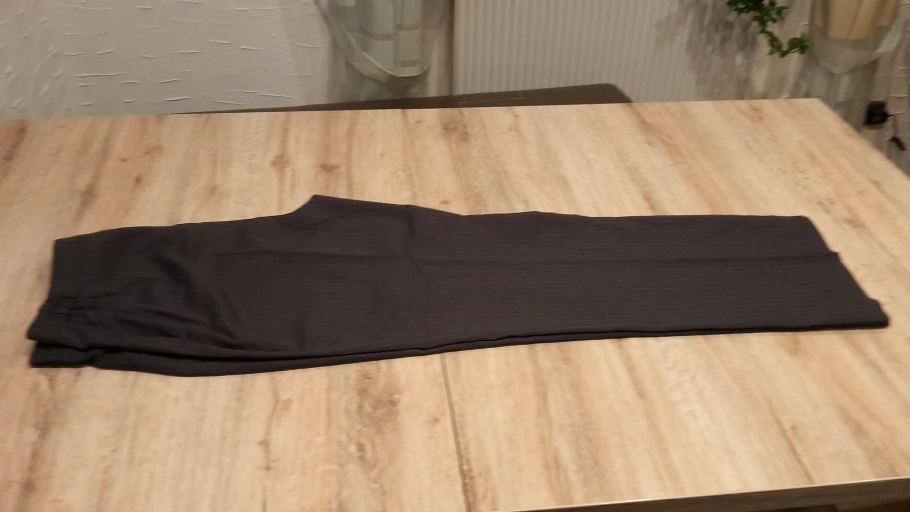 Hosenanzug L/46 schwarz nadelstreifen C.A.N.A.D.A  kurzgröße 23