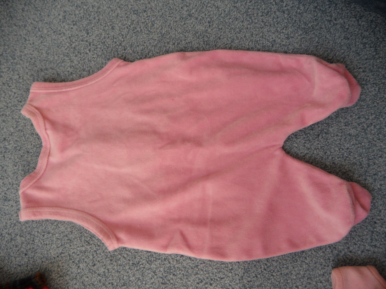 zuckersüßer Nicki-Strampler babychick mit Teddy-Applikation