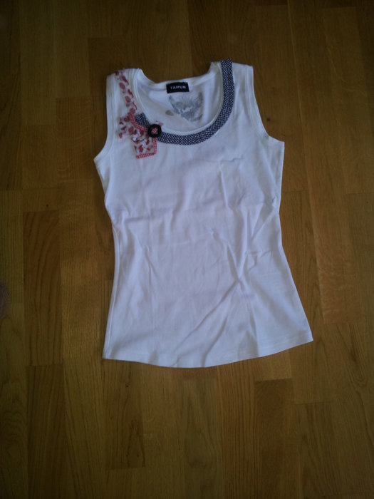 Tanktop weiß Verzierungen