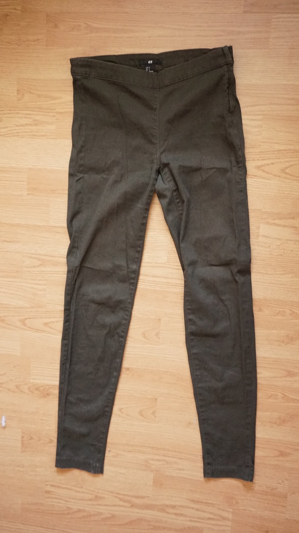 Stoffhose Khaki SKINNY Gr. 34 H&M 