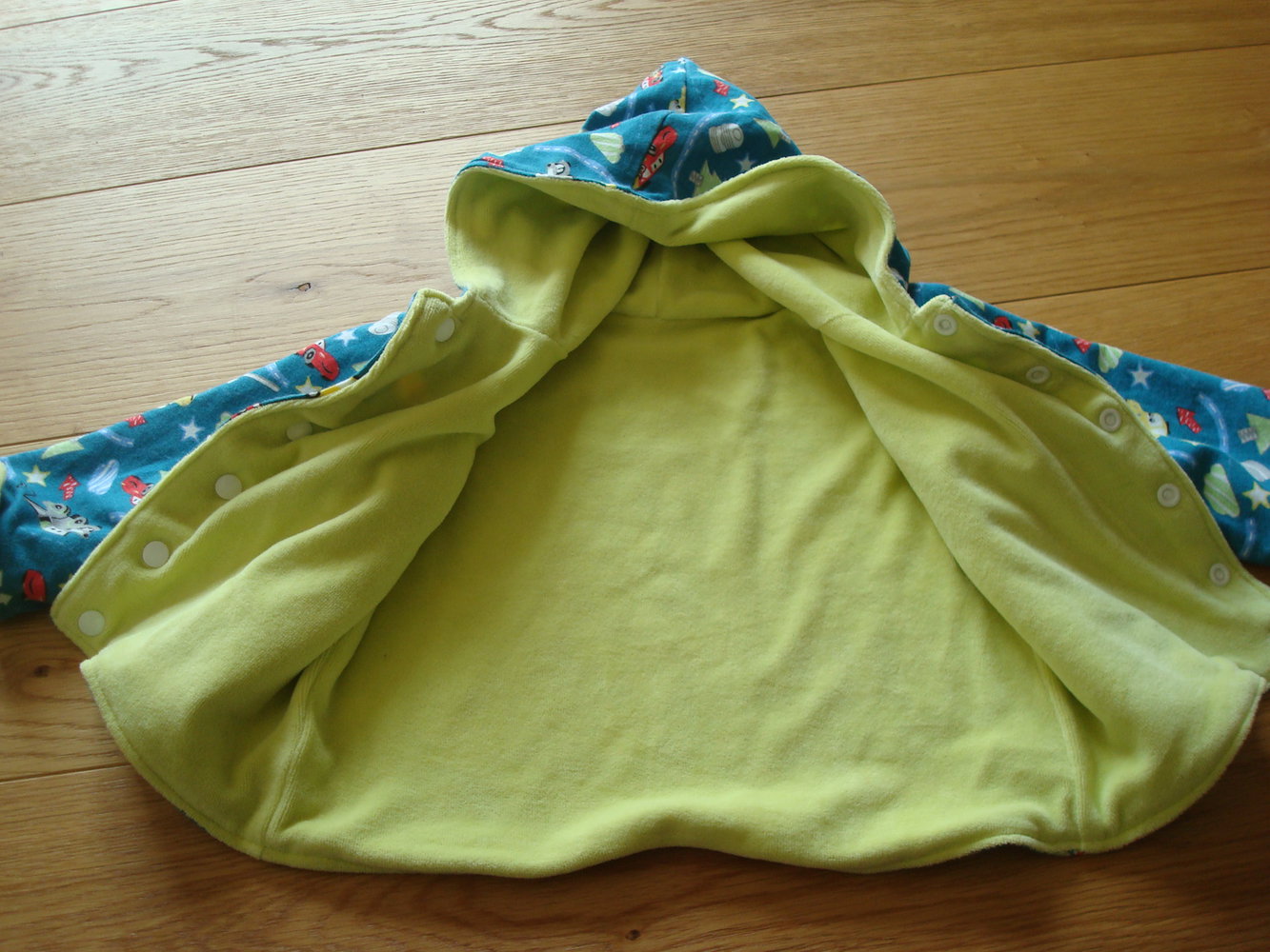 süße Jacke mit Kapuze