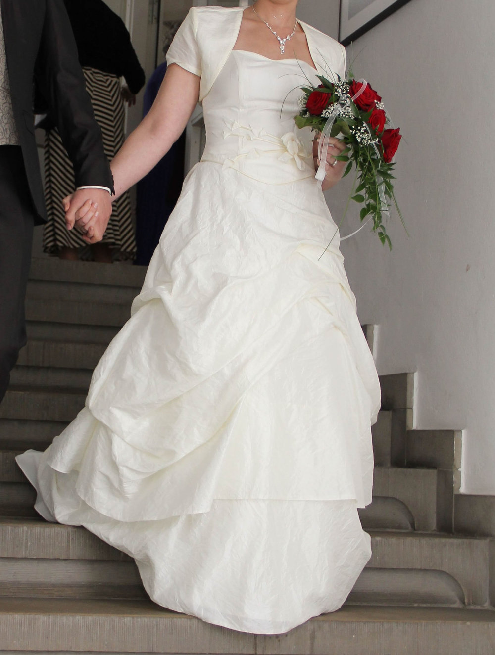 Brautkleid 36 in creme | 4-Teilig: Rock, Corsage, Bolero und Reifrock