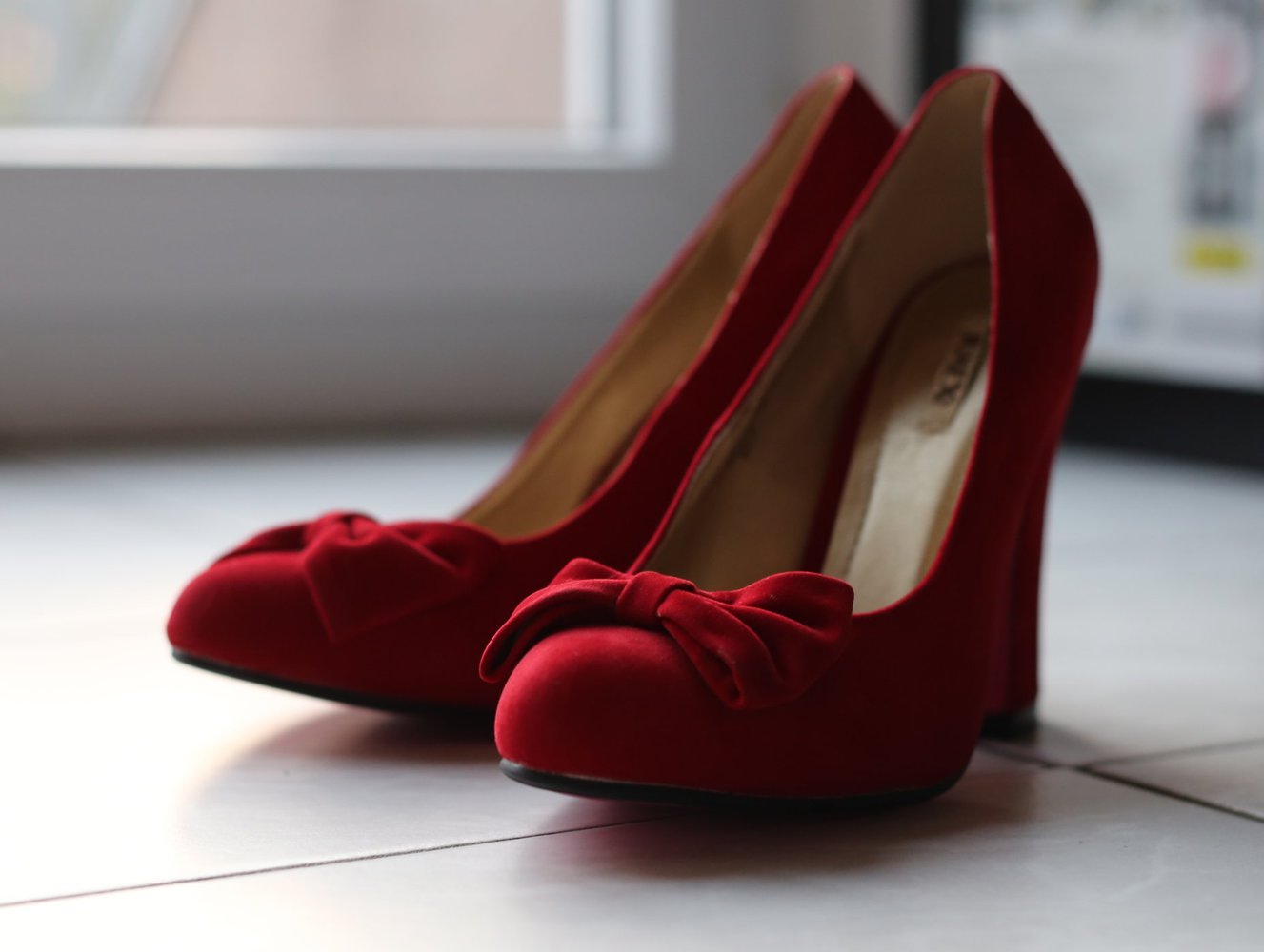 Rote Pumps mit Schleifen 38-39