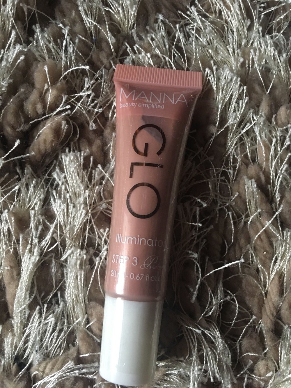 Manna Kadar Sheer Glo Shimmer Lotion