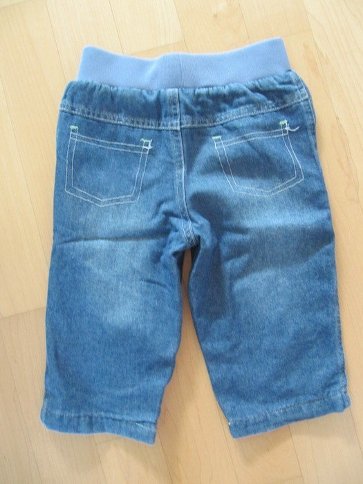 Jeanshose mit Gummibund 12-18 Monate