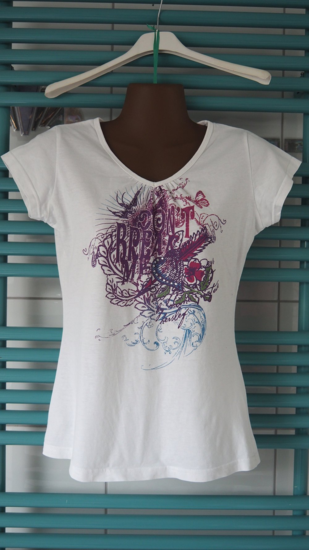 Weißes T-Shirt mit lila Aufdruck Gr. 158/164