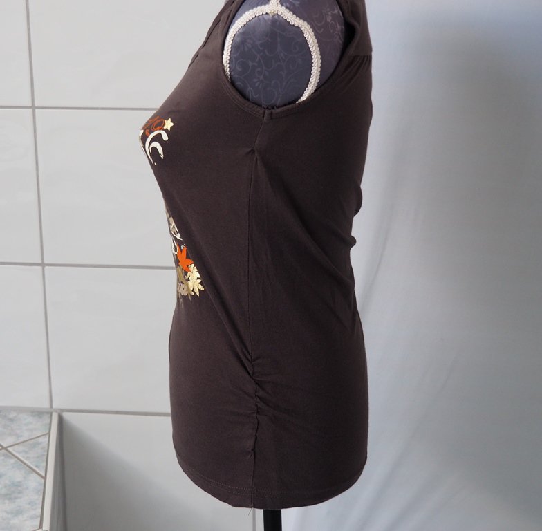 Braunes Tanktop mit goldenem Aufdruck 152/158