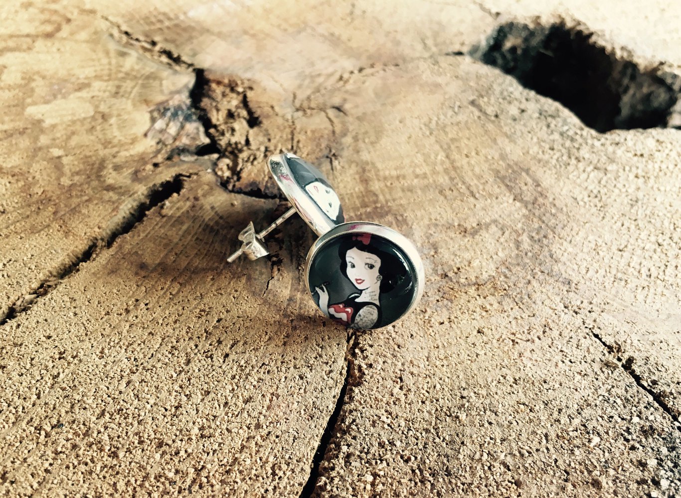 Ohrringe Ohrstecker Cabochons Disney Schneewittchen Punk Tattoo Rockabilly  