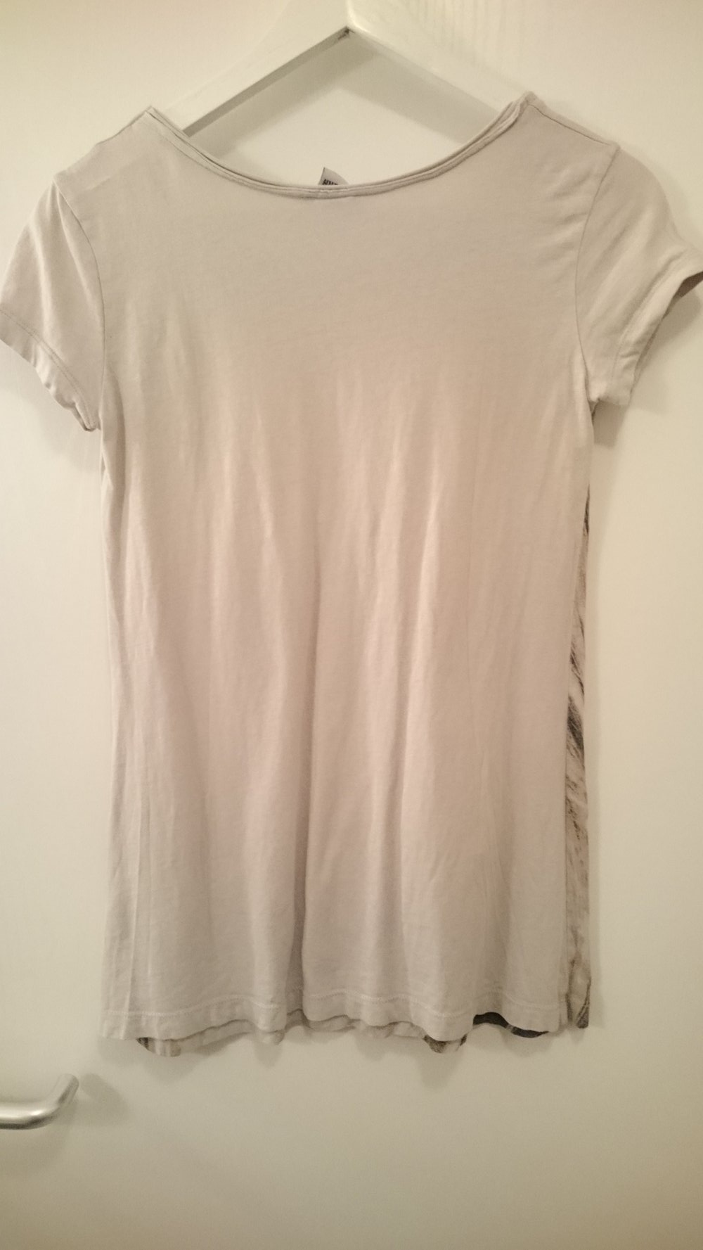 Grau-beiges Shakira Shirt