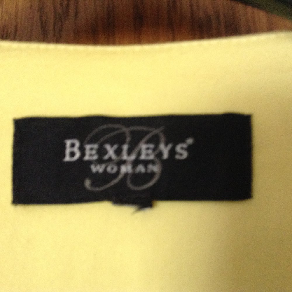 Sonnengelbes Jäckchen