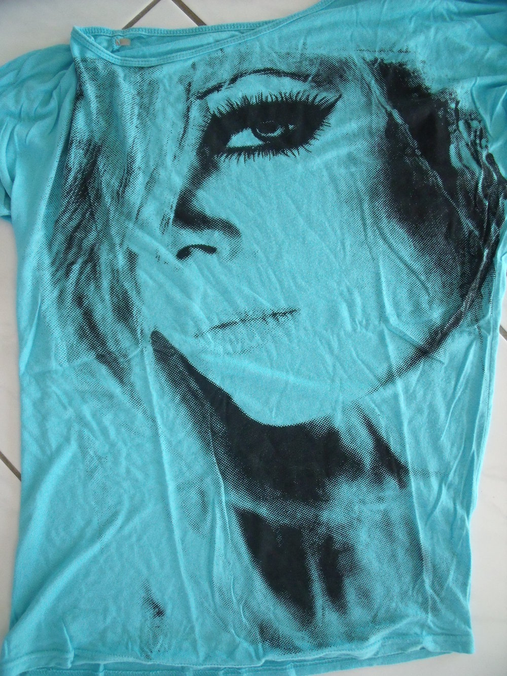 Top, Shirt, weiter Ausschnitt, Gesicht, blau