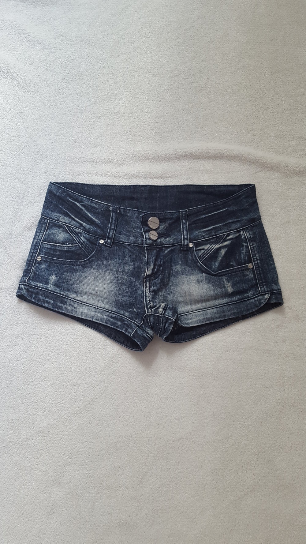 Dunkle Jeanshotpants