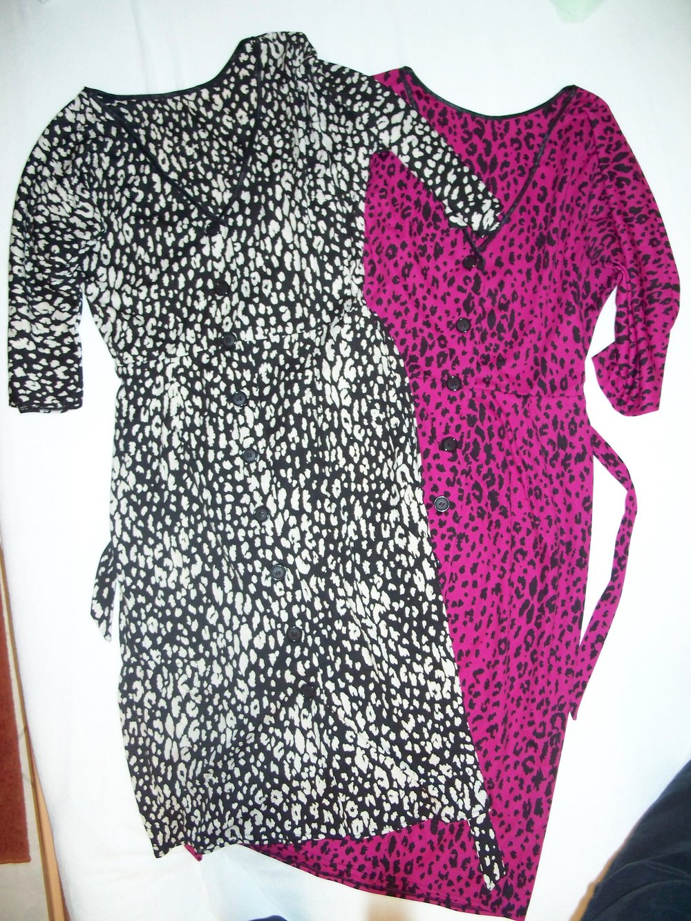 VINTAGE// Knielanges 80er-Kleid mit Leo-Muster pink/ schwarz Gr. 36/ 38