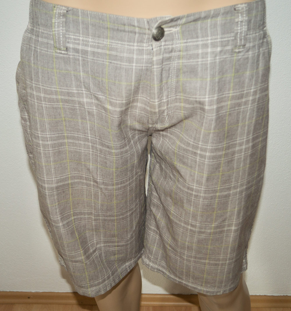 Kurze Hose / Shorts / Bermudas - Gr. 36