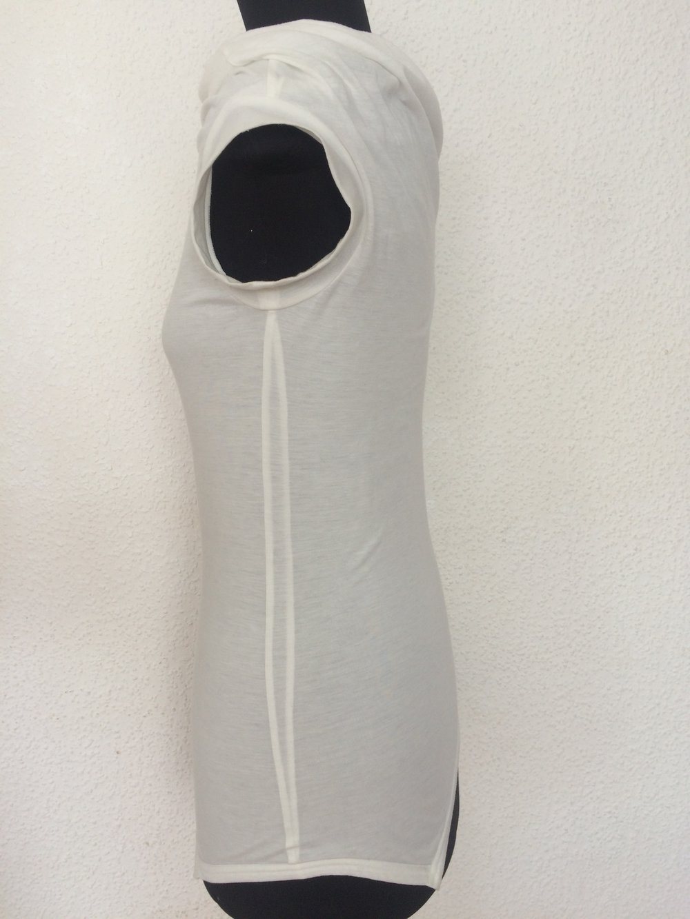 LE CIEL BLEU Japanisches Designer Top mit FALTEN-DRAPÉS, T-Shirt mit Asymmetrischem Saum in weiss