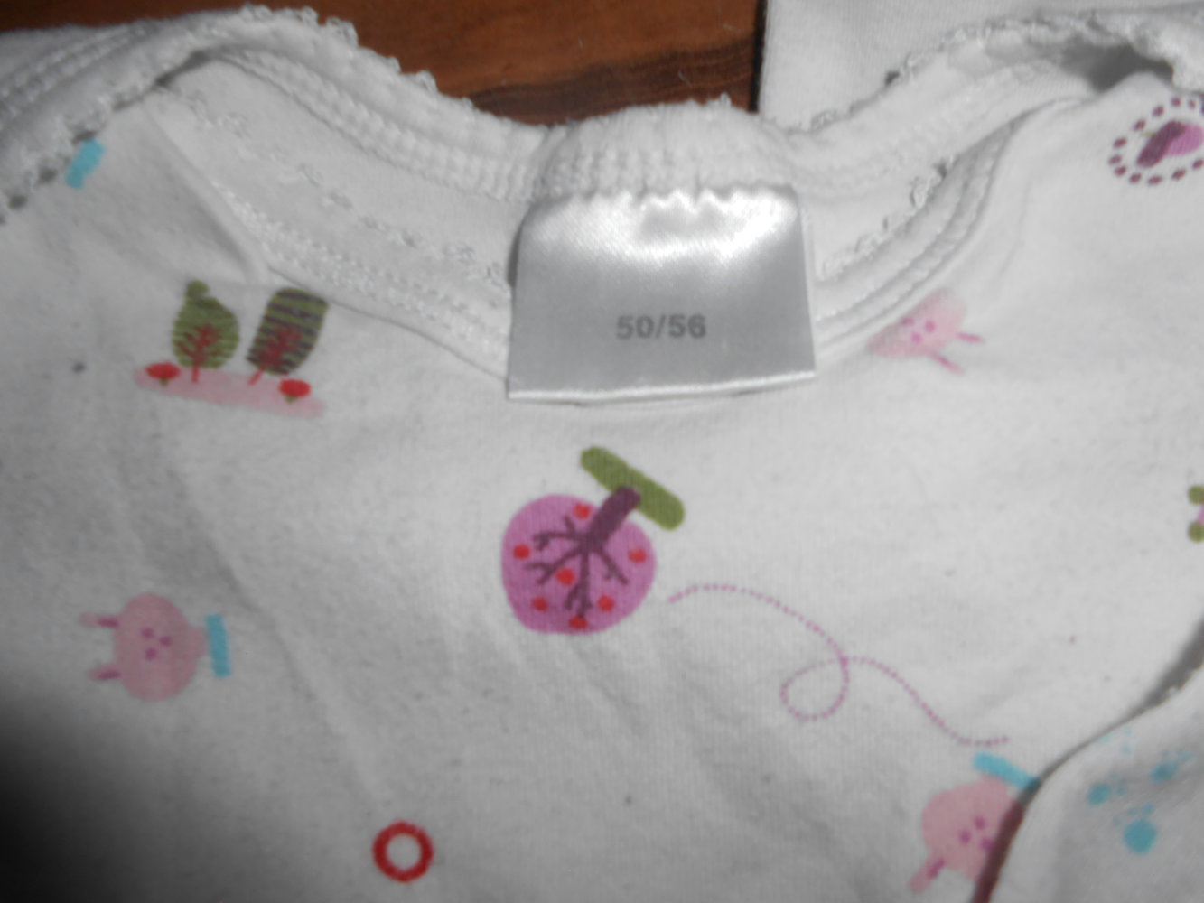 3 Bodys 50/56 weiß pink