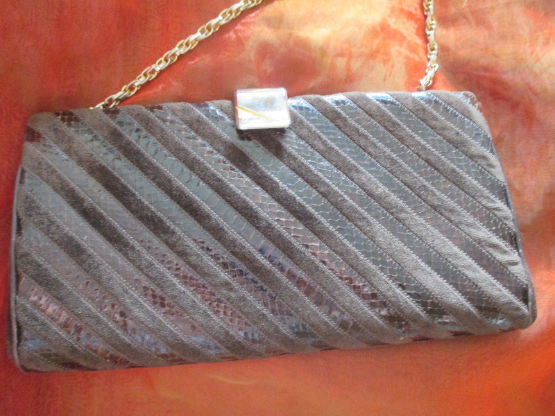 Original VINTAGE * Kroko * Velours- Leder * Clutch * Tasche mit Goldkette * schoko- dunkel- braun *