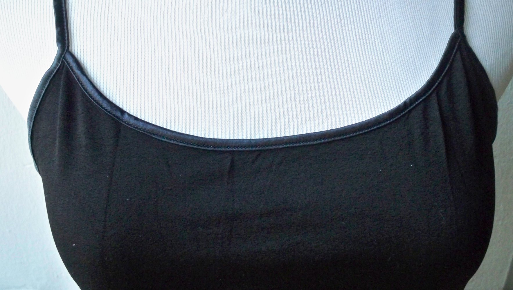 Schwarzes Top aus Viskose !