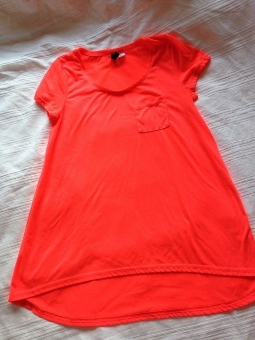 Neon farbiges T-Shirt