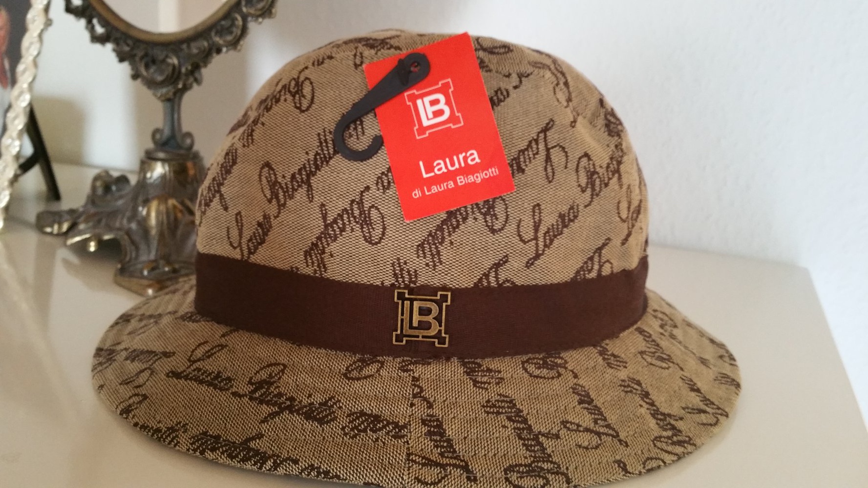 Sehr schöne Hut für dem Sommer 