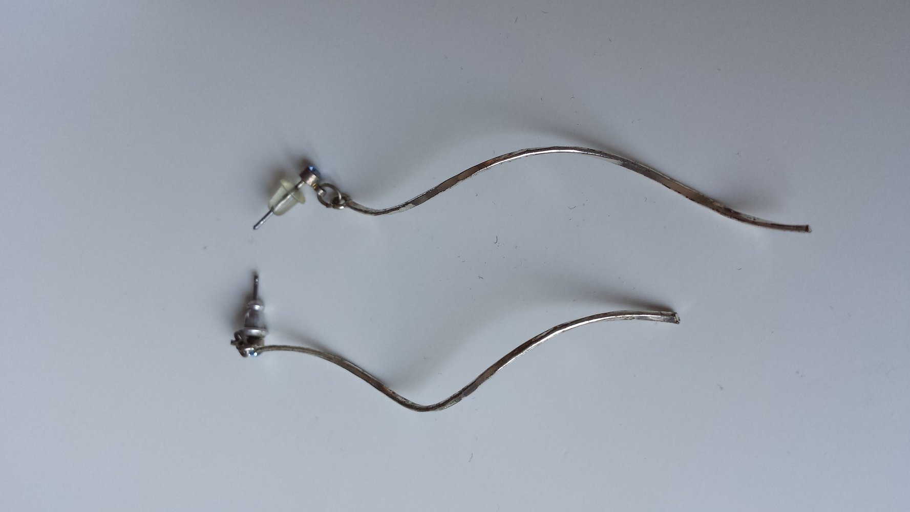 Stabohrringe angelaufen elegant