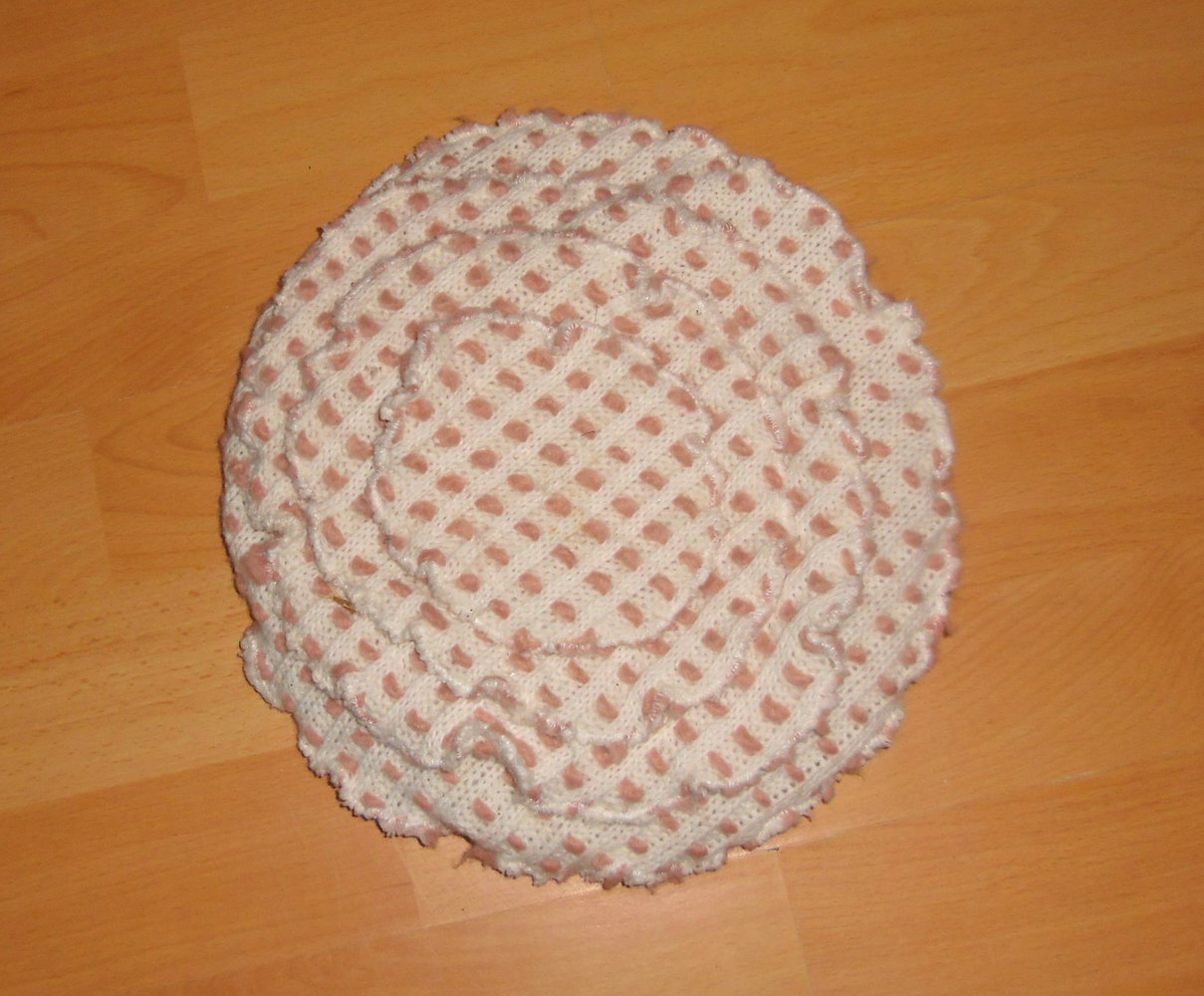 Dawanda- tolle,ausgefallene Mütze Gr. ca ab 6 Jahre- ?