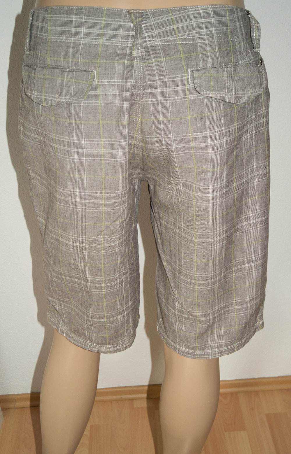 Kurze Hose / Shorts / Bermudas - Gr. 36