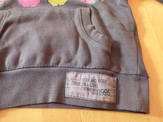 Cooler Hoodie mit Früchteprint