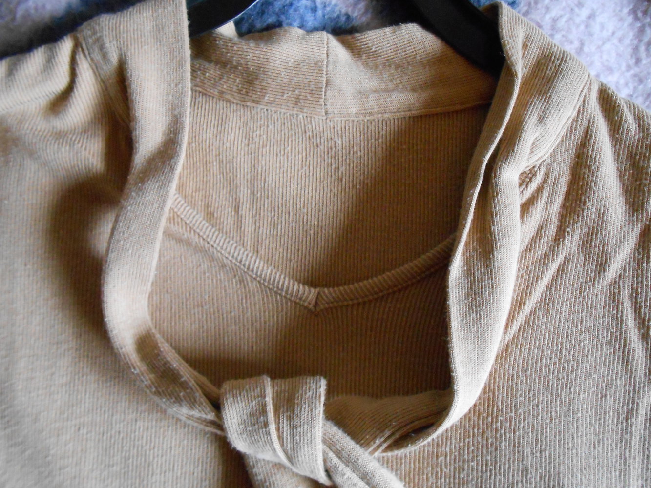 Beiger Pullover